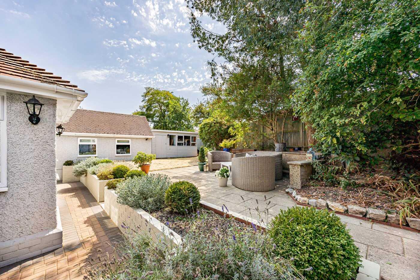 3 bed property in Greys Hill, Henley-On-Thames